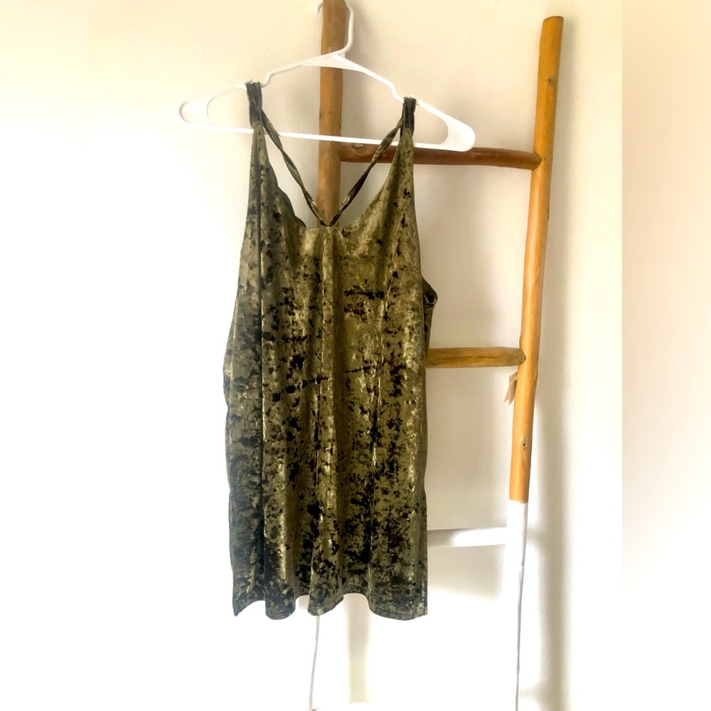 Velvet olive/hunter green tank MEDIUM
